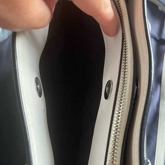 Black and greyish/whitish Michael kors hand bag. Marks shown in picture. - Picture 6 of 8